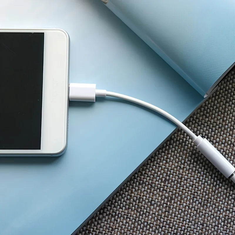 USB-C & Lightning to 3.5mm Audio Adapter